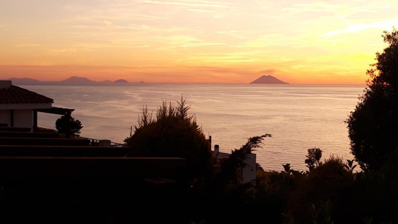 Villa Nove - Residence Dei Fiori Zambrone Bagian luar foto