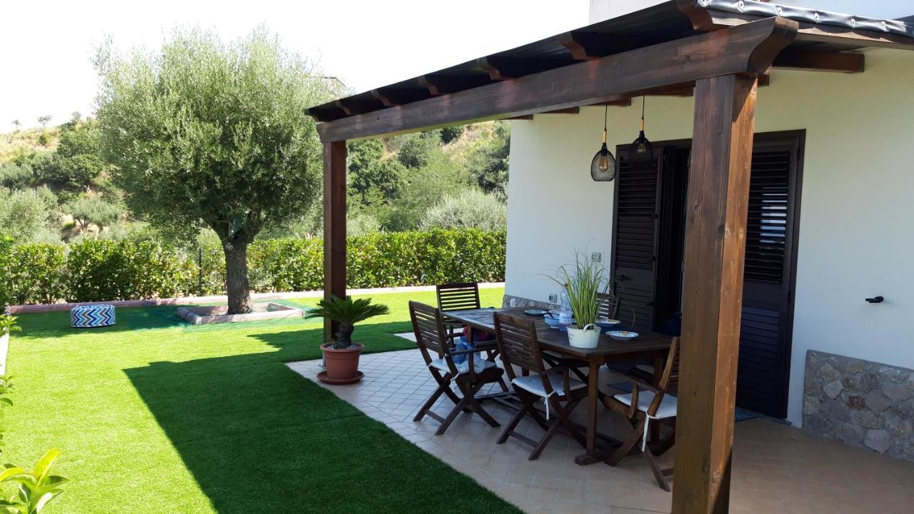 Villa Nove - Residence Dei Fiori Zambrone Bagian luar foto