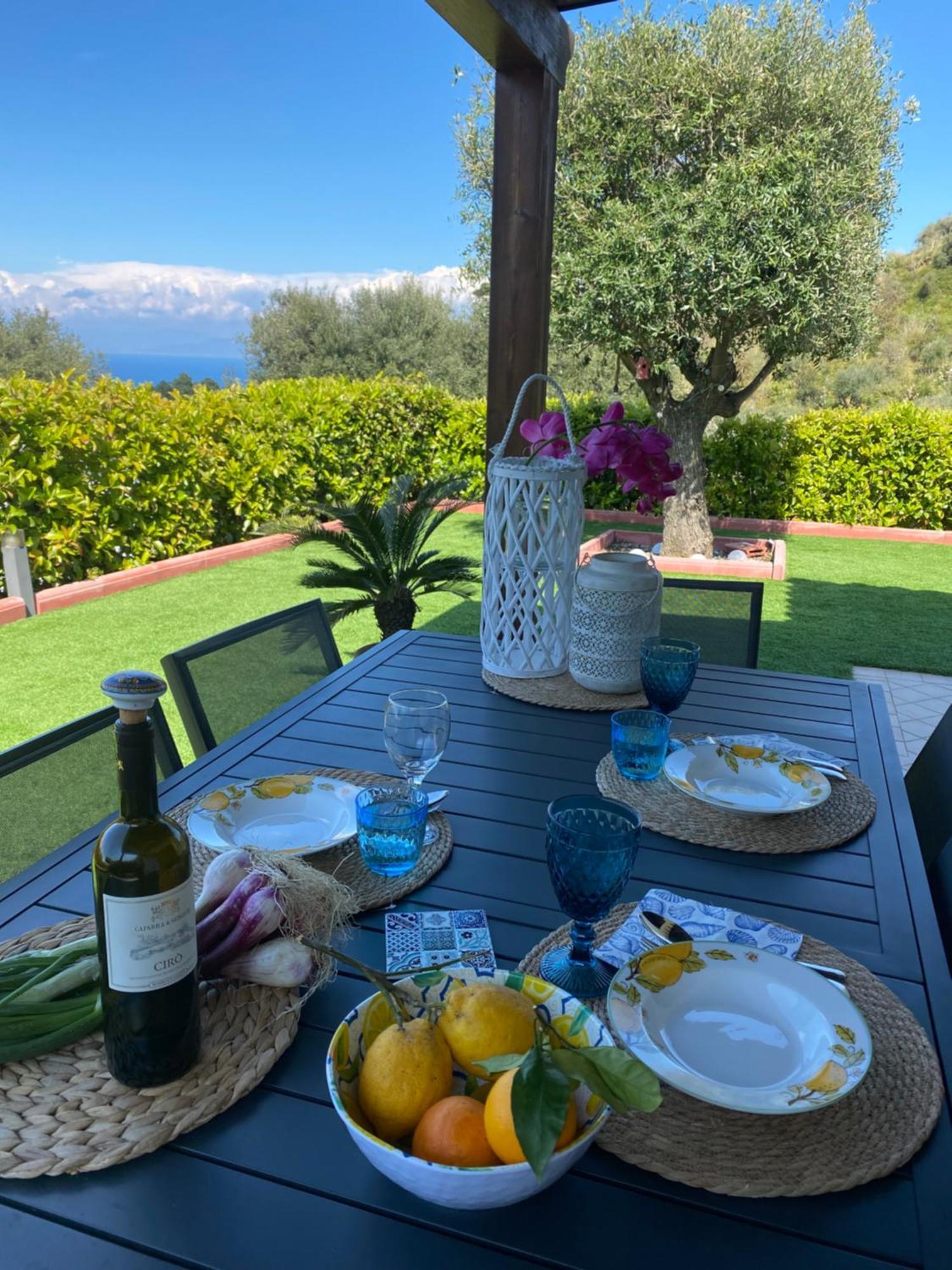 Villa Nove - Residence Dei Fiori Zambrone Bagian luar foto