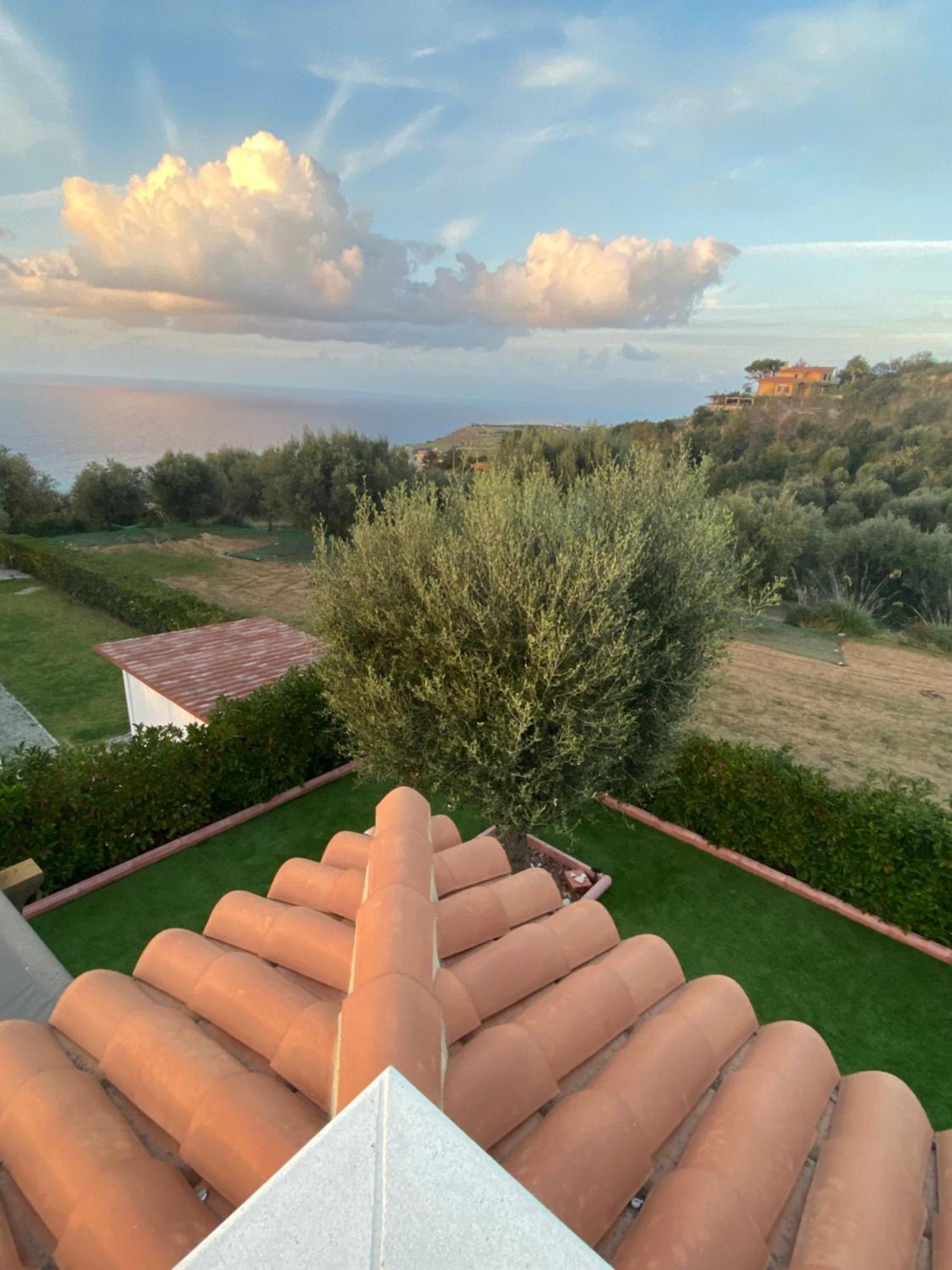 Villa Nove - Residence Dei Fiori Zambrone Bagian luar foto